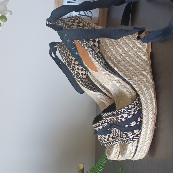 kate spade Shoes - Kate Spade Black & Tan Woven Espadrille Ribbon Wedge Sz 7